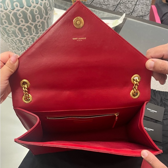 Saint Laurent

ENVELOPE LEATHER CROSSBODY BAG - Picture 6 of 16